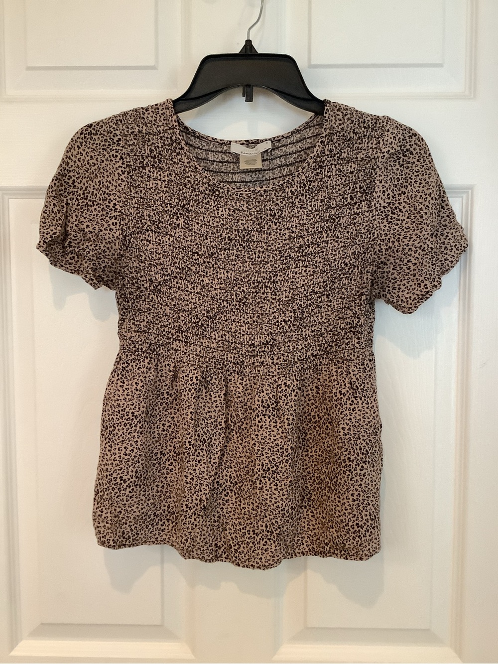 URBAN Romantics Taupe Leopard Smocked Short Sleeve Top